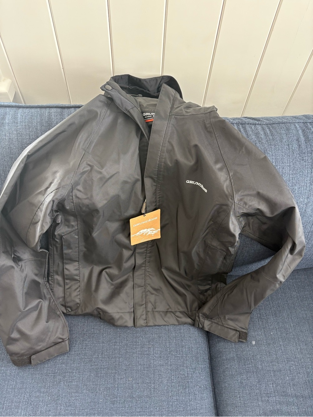GRUNDENS Men's Black Rain Jacket with Hood